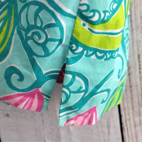 Lilly Pulitzer | Vintage Floral Embroidered V-Neck Sleeveless Tailored-Fit Top 8 - Picture 5 of 9